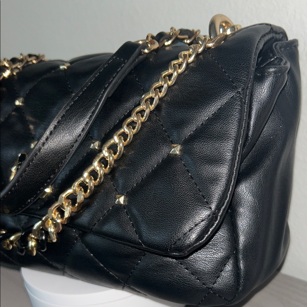 Badgley Micska Black Quilted Crossbody Bag with Gold Chain EUC - Picture 6 of 9
